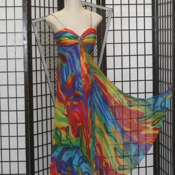Colourful Gown with Sheer Layers - Picture 5 of 9